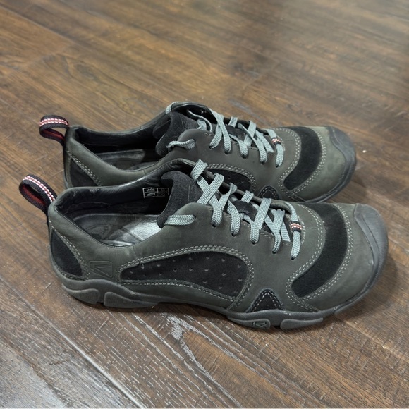 Keen Lace Front Low Top Sneaker Size 8.5 Men - Picture 3 of 10